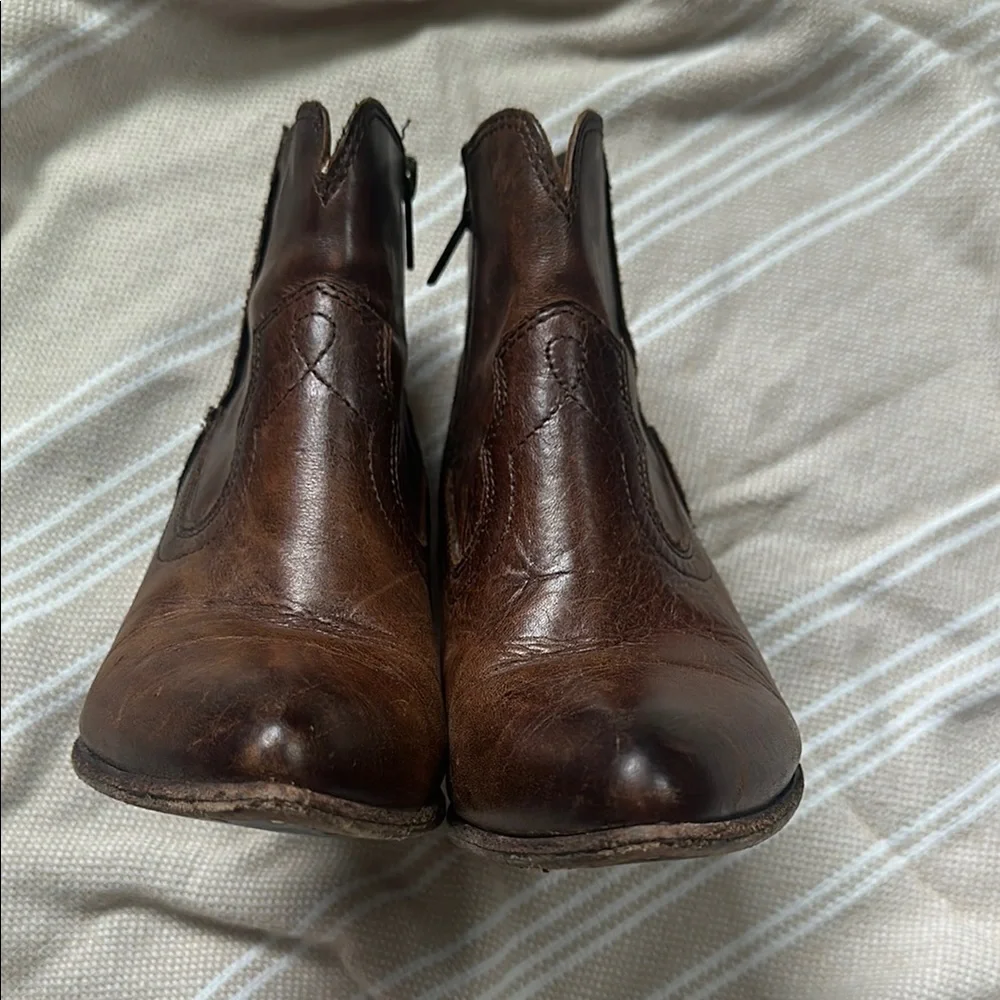 Frye Renee Seam Short Ankle Boots - US 8.5 - Picture 5 of 14